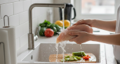 Почему нельзя мыть мясо и курицу после покупки: эту ошибку совершают даже опытные повара