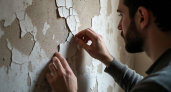 Почему отваливается штукатурка: 5 фатальных ошибок при ремонте стен