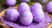 Трендовый сиреневый оттенок для пасхальных яиц: простой способ окрашивания натуральными средствами