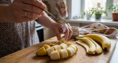 Посыпаю банановую кожуру солью и радуюсь: лучший лайфхак для тех, кто ищет простые решения