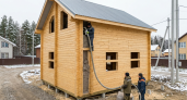 Соседу возвели дом всего за три недели. Эта технология быстрее каркасника, теплее бруса и стены выглядят гораздо эстетичнее