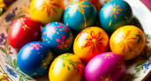 Забудьте про луковую шелуху: 5 способов покрасить яйца в нереальные цвета