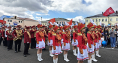 Для мажореток Слободского к празднику сшили новые костюмы