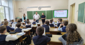 Кировские школьники стали участниками уроков безопасности в рамках акции "Уступи дорогу поездам!"