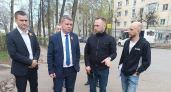 В Кирове приводят в порядок входную группу будущего мемориала и тротуар рядом