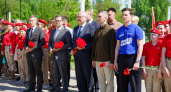 В День трудовой доблести активисты и сторонники "Единой России" почтили память тружеников тыла