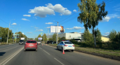Зачем нужна сплошная линия на обочине справа и можно ли ее пересекать - в ПДД поставили точку
