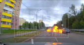 В Кирове хулиганы устроили взрыв прямо перед машиной и попали на видео