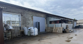 Огромное помещение с парковкой выставили на продажу в Кирове за 46 млн рублей