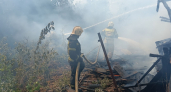 В Опарино мощный пожар в расселенном доме произошел из-за телевизора