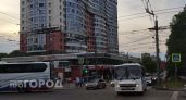 В Кирове из-за упавшего столба движение на Октябрьском проспекте встало