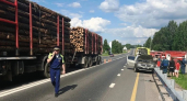 Спасатели вырезали пострадавшего из покореженной легковушки на трассе под Шихово