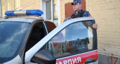 В Кирове мужчина разбил стеклянную дверь магазина
