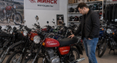 Зашел в салон новых мотоциклов "Минск": показываю современные модели и цену - что сейчас продают под культовым брендом