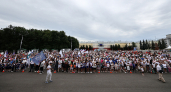 День физкультурника в Кирове стартовал с массовой зарядки и шествия (6+)
