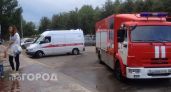 Семь человек тушили горящую машину в Зуевском районе