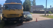 В Нолинске пьяный водитель КАМАЗа врезался в "Ладу Калину"