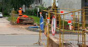 По одной из улиц в центре Кирова остановили движение из-за раскопок