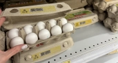 Умные продавцы всегда покупают в магазине только такие яйца - запоминайте 2 признака