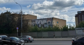 В Кирове начали сносить долгострой напротив здания администрации