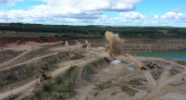 Появились кадры буровзрывных работ на Чимбулатском карьере под Советском