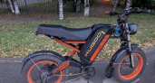 В Кирове электровелосипедист снес выходившую из автобуса женщину