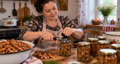 Закрываю опята банками — и всё равно мало: особый маринад делает их плотными, хрустящими и ароматными