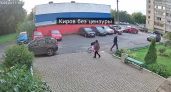 В Кирове швырнувшая камень в ребенка женщина стала фигуранткой уголовного дела