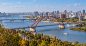 Третий город-миллионник страны после Москвы и Петербурга: 10 поводов туда съездить