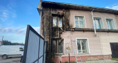 В Белой Холунице здание вспыхнуло во время ремонта системы отопления