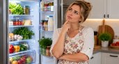 С приходом холодов переведите холодильник на «зимний» режим: иначе продукты начнут портиться