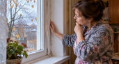 Перестаньте заклеивать окна бумагой: 5+ лайфхаков, которые удержат тепло в квартире осенью и зимой
