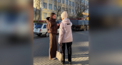 Улыбаются и смущаются: как кировские бабушки реагируют на обращение "девушка" - эксперимент "Про Города"