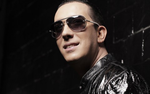 РЦ NEON приглашает кировчан на дискотеку 90-х с DJ Цветкоff