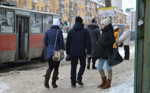 Тест-драйв: дадут ли кировчане беременной девушке сигарету?