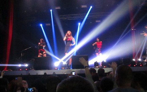 На концерт певицы Акулы пришли более тысячи кировчан