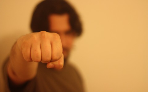 В Кировской области мужчина четыре года проведет в колонии за избиение полицейского