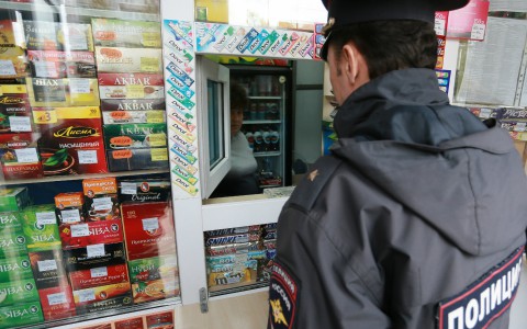 Чиновники предложили разрешить продажу алкоголя у школ и больниц