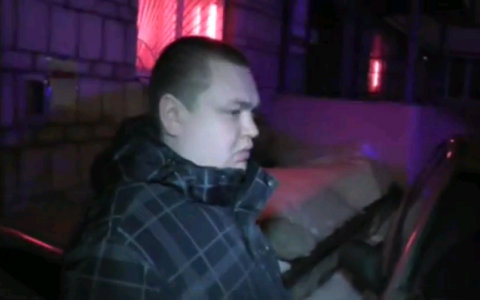 В Кирове сотрудники ДПС задержали пьяного таксиста, который отметил День защитника Отечества