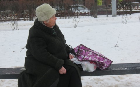 Коллекторы угрожают расправой пенсионерке из Кирова из-за займа на лечение в 5000 рублей