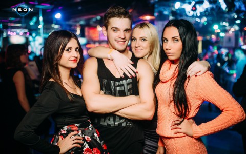 Сегодня сольный концерт: Макс Киреев в РЦ NEON