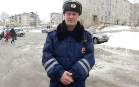 В Кировской области самого честного автоинспектора вновь попытались подкупить