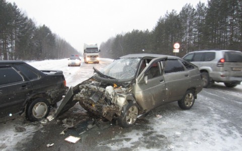 Крупное ДТП в Кировской области: столкнулись 4 автомобиля