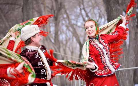 На Театральной площади в Кирове появится четырехметровая дымковская барыня