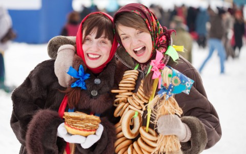 Нескучный weekend: фестиваль блинов и свадебная выставка