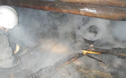 В Кировской области в пожаре погибли 41-летний мужчина и 29-летняя девушка