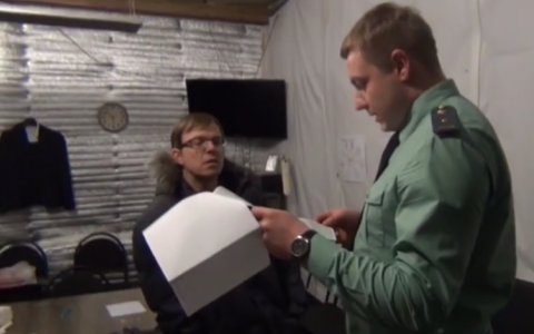 Кировские приставы пришли проверить религиозную общину, а попали на репетицию рок-группы