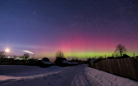 Вторник в Кирове: полярное сияние и солнечный день