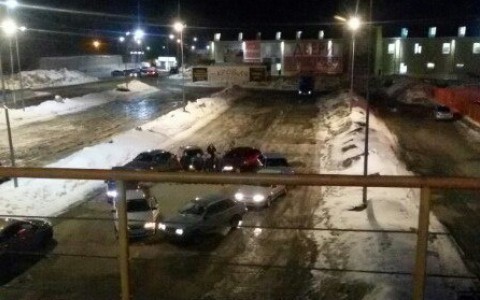 У «Джем Молла» кировчанин поставил машины в форме сердца, чтобы сделать предложение