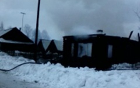 В Кировской области в пожаре погибли мать и сын